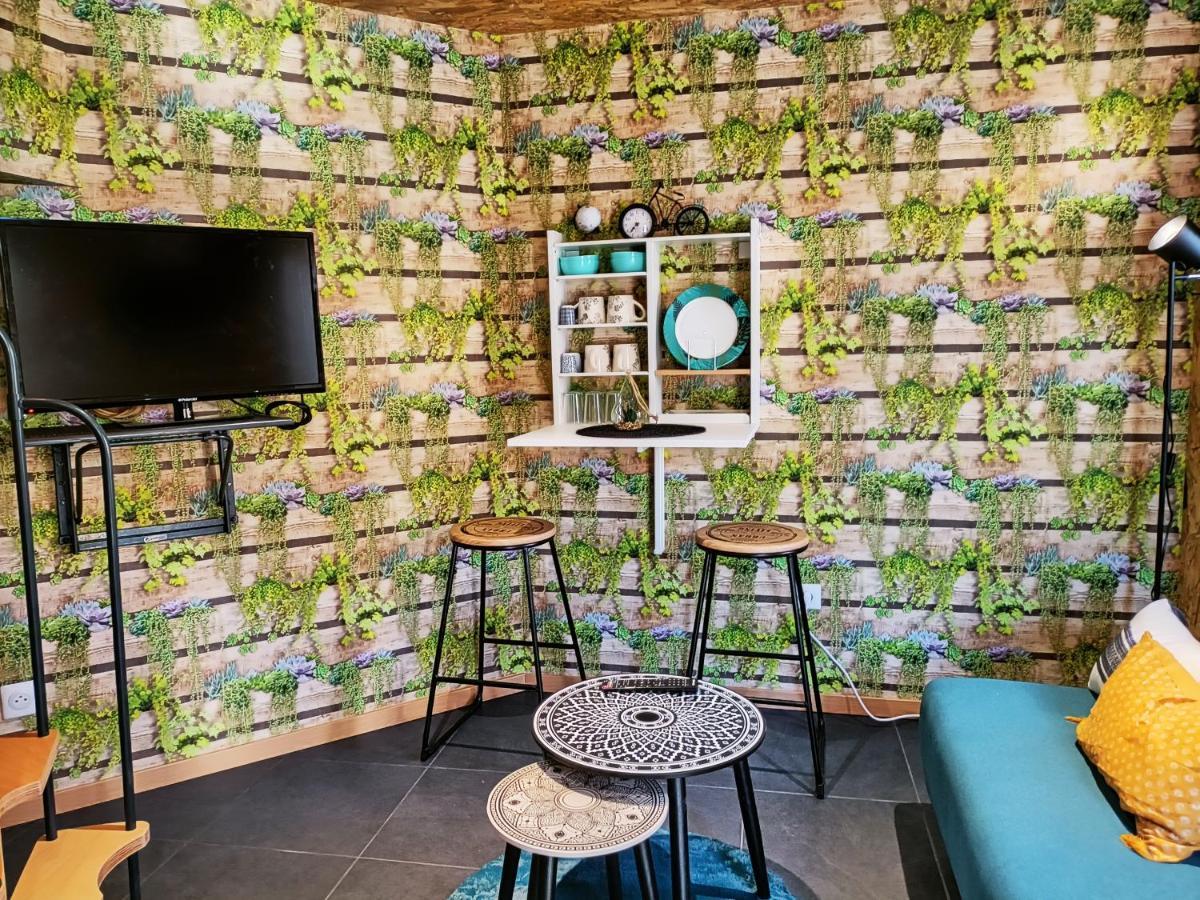 Апартаменты Mini House In Beauce Toury Экстерьер фото